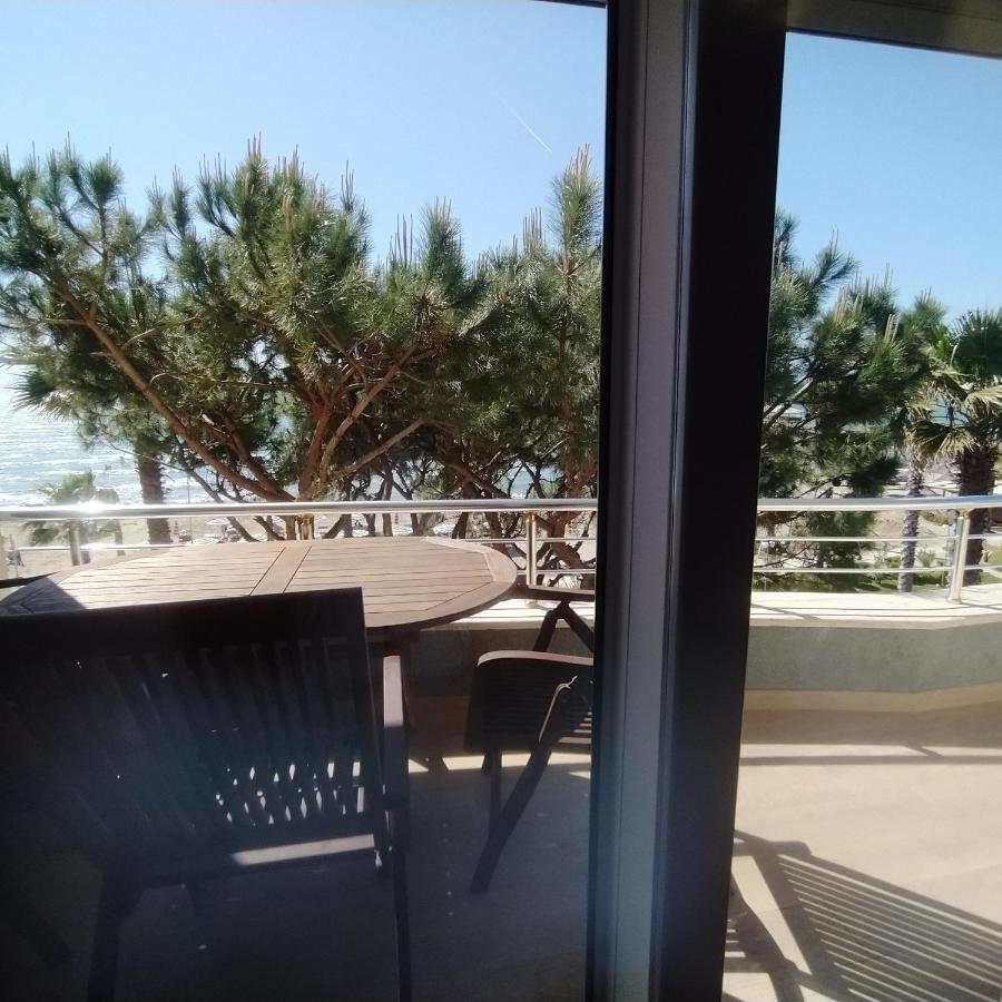 Mia'S Sea View Apartment Golem  Buitenkant foto