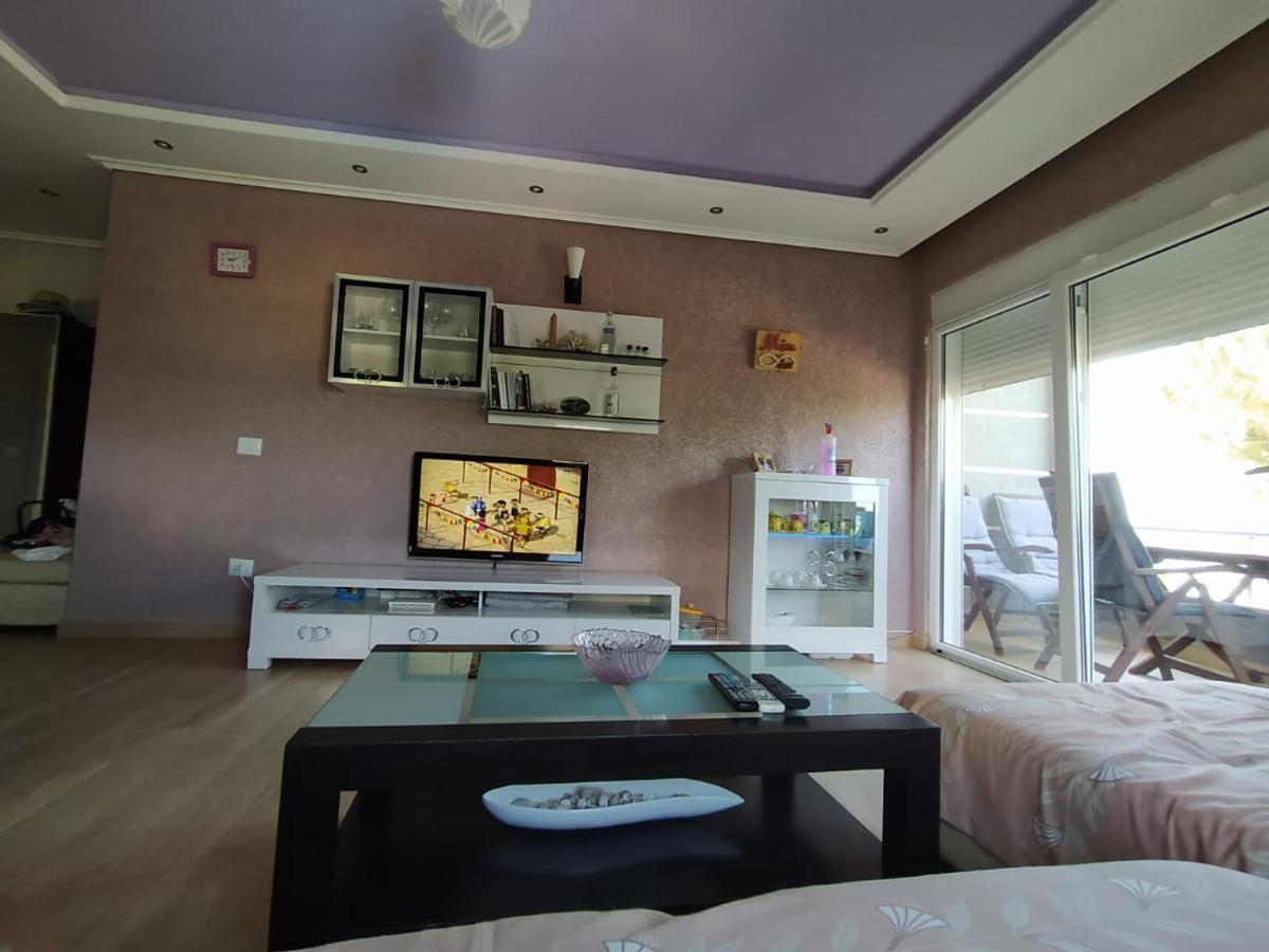 Mia'S Sea View Apartment Golem  Buitenkant foto